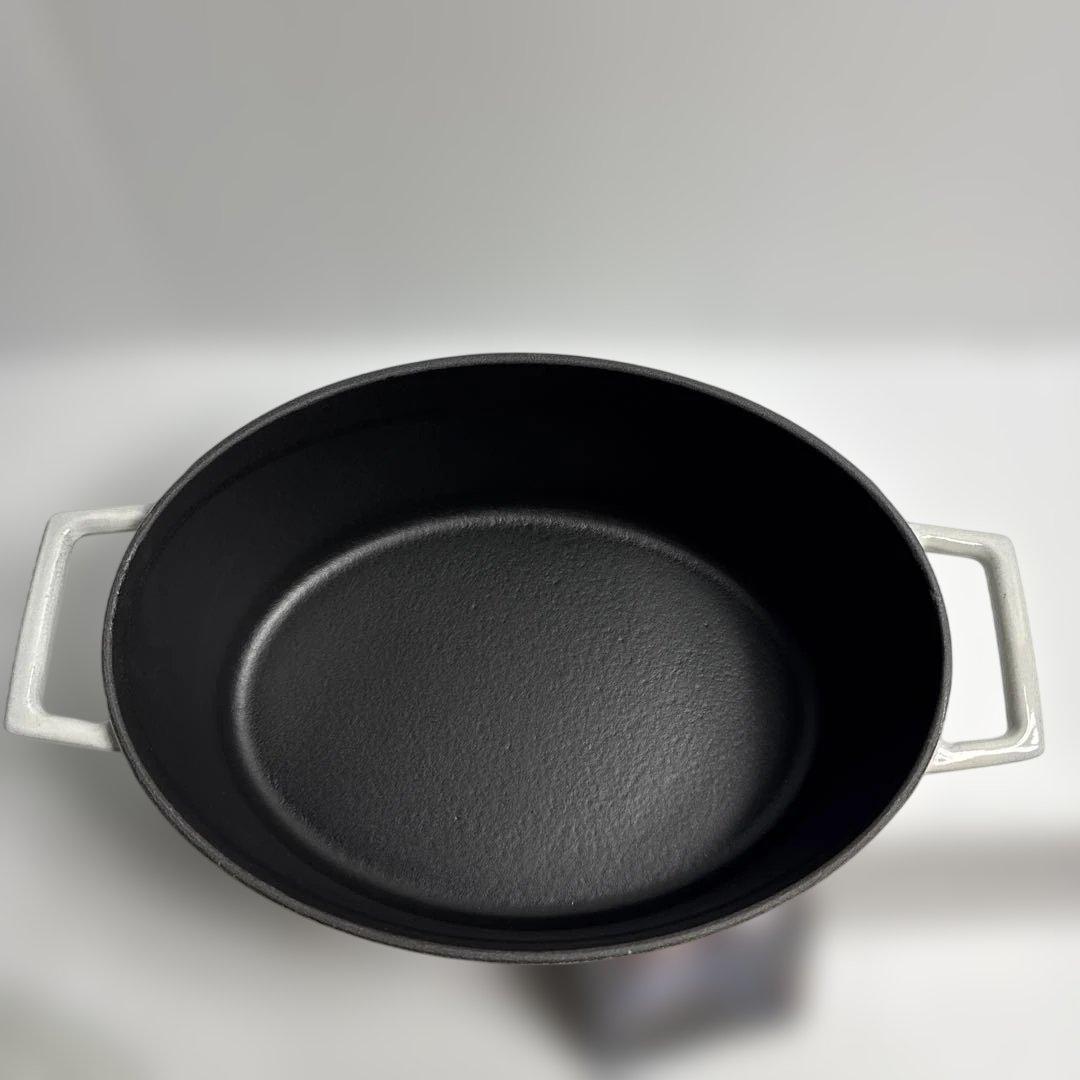 LAVA ラヴァ オーバルキャセロール 27cm 両手鍋 ホワイト ホーロー