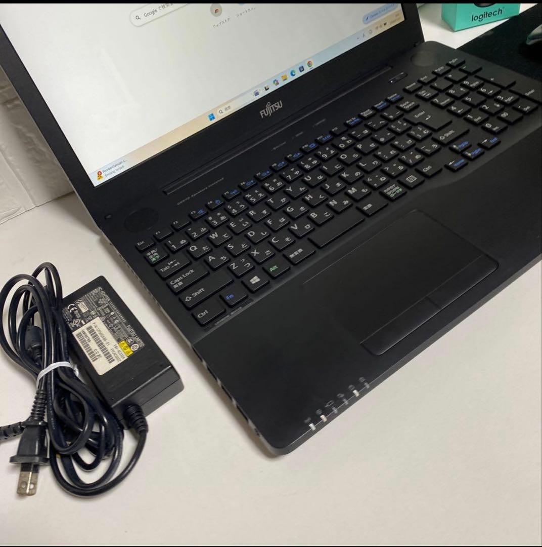 Windows11 オフィス付　高速起動SSD FHD画面　美品富士通ノートPC