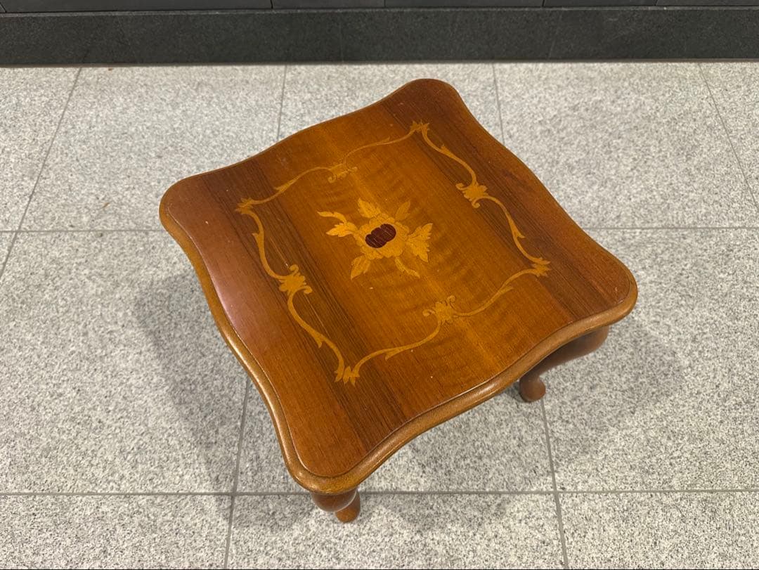 イタリア家具　ネストテーブル 象嵌　猫脚