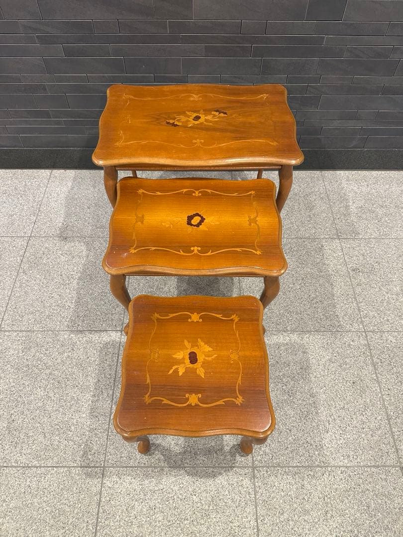 イタリア家具　ネストテーブル 象嵌　猫脚