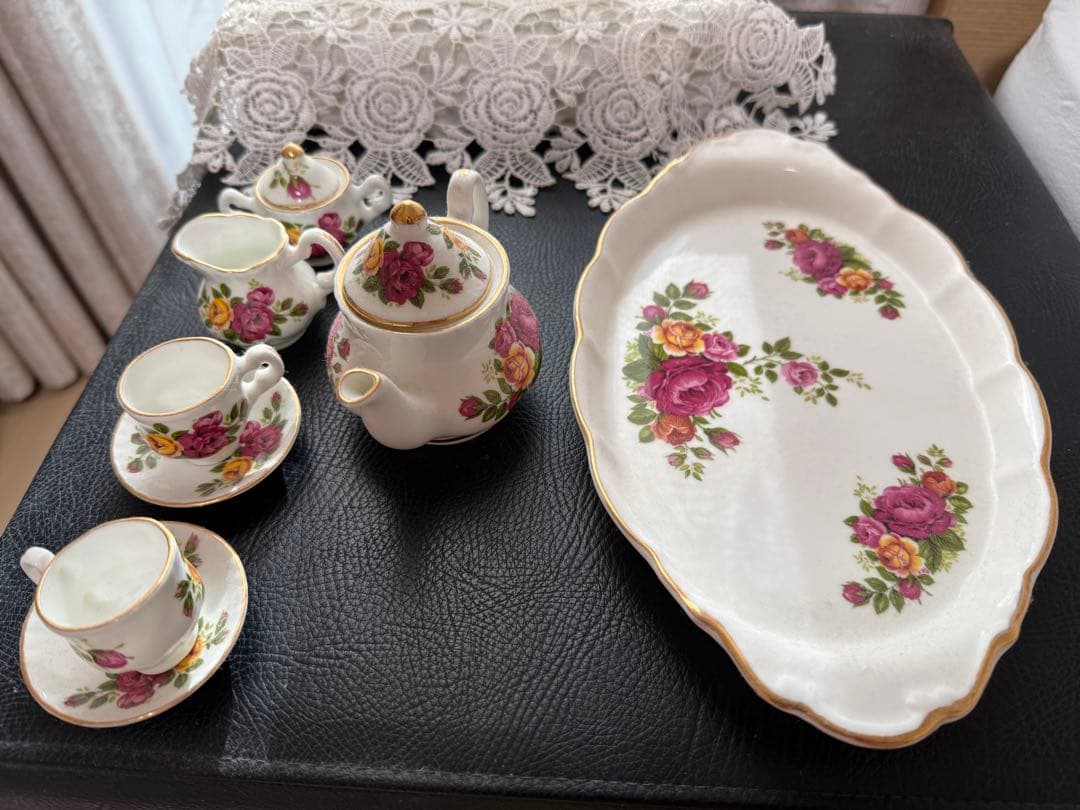 花柄ティーセット 陶磁器 置物