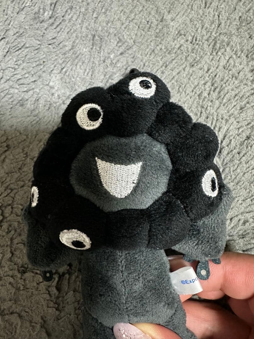 黒ミャクミャク　キーホルダー カラビナ付き