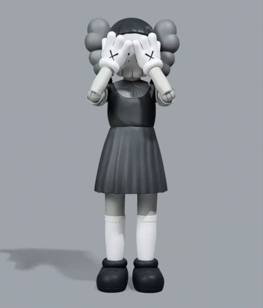 新品 KAWS ×イカゲーム ヨンヒ フィギュア Squid Game 未使用