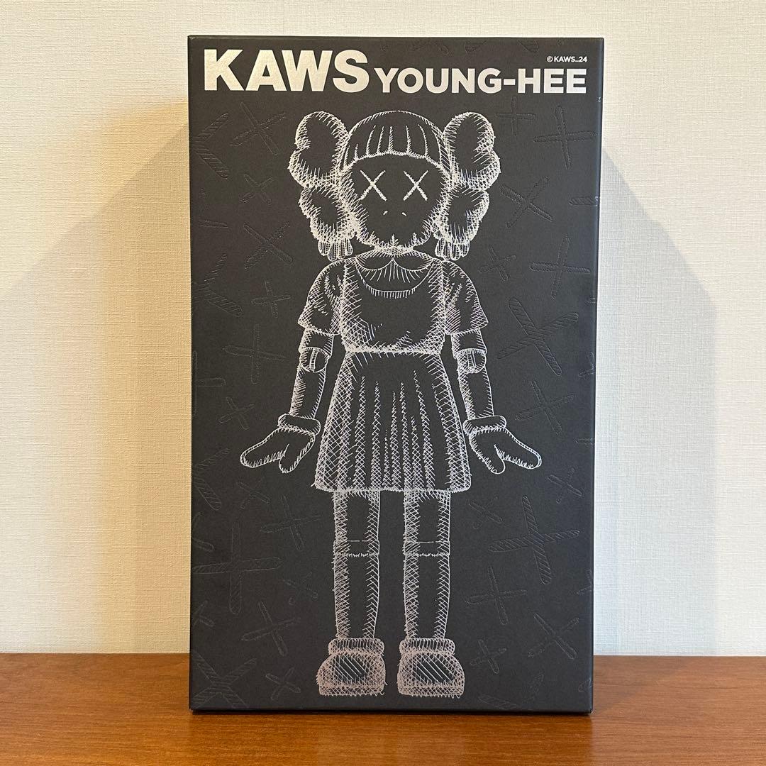 新品 KAWS ×イカゲーム ヨンヒ フィギュア Squid Game 未使用