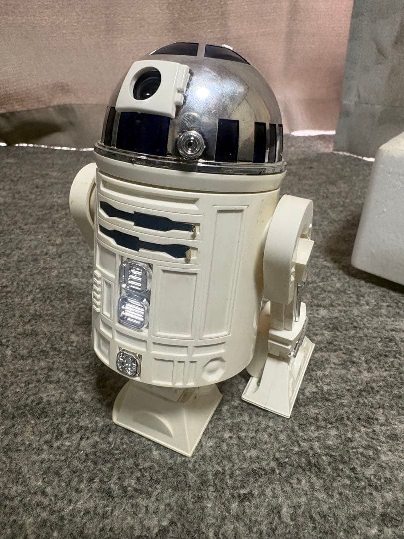 STAR WARS R2-D2 ロボットトイ　旧タカラトミー　ロボットウォーク