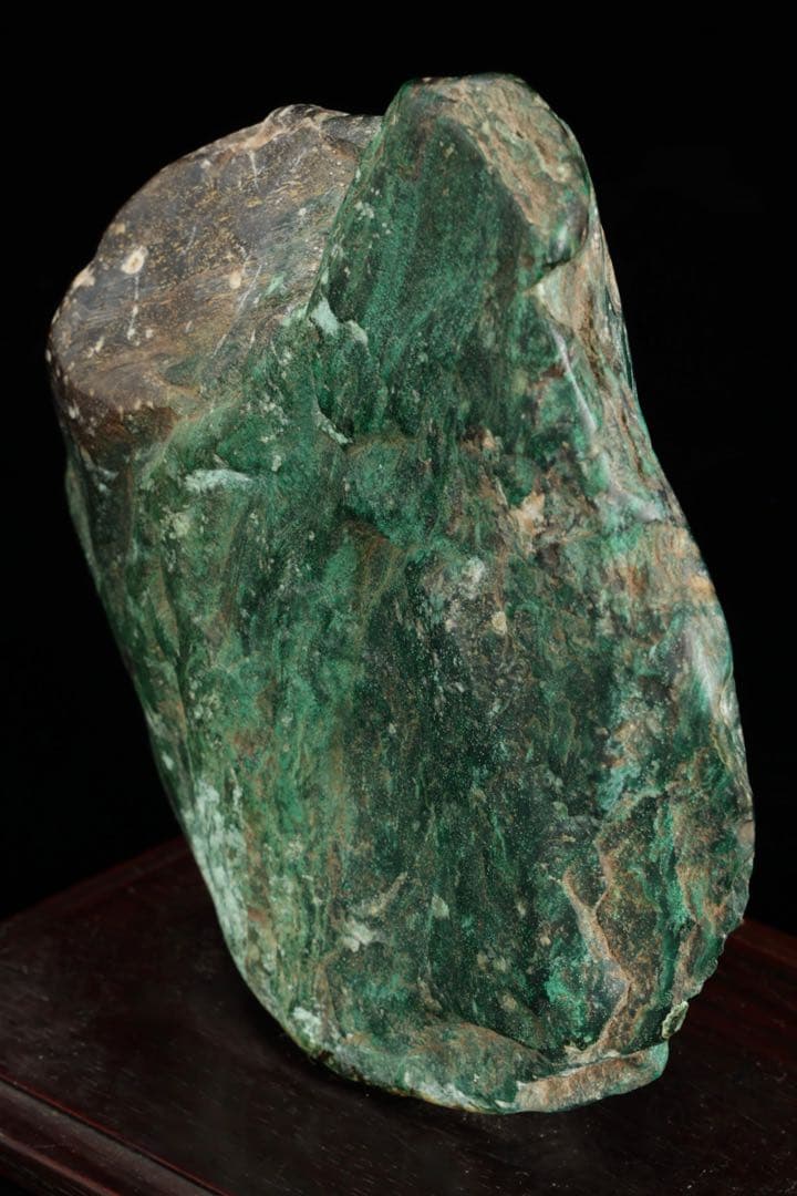 孔雀石 天然マラカイト 台座付 1.3kg 原石 鑑賞石自然石 パワーストーン