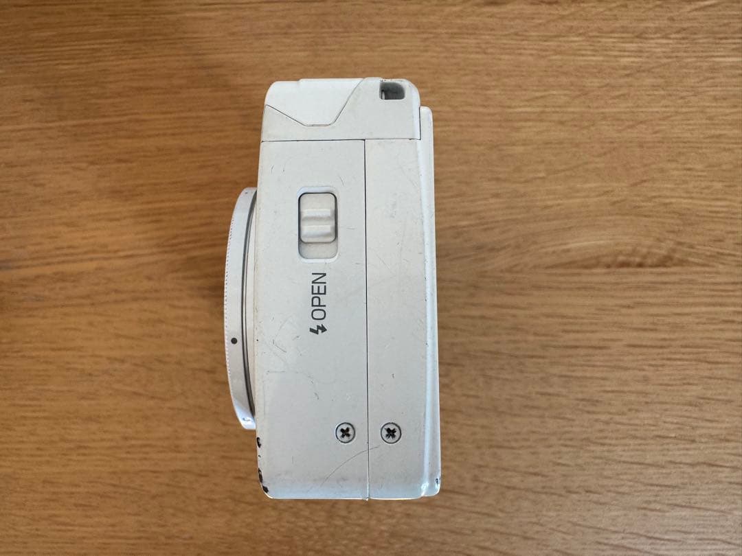 RICOH GR DIGITAL IV リコー ホワイト バッテリーおまけ