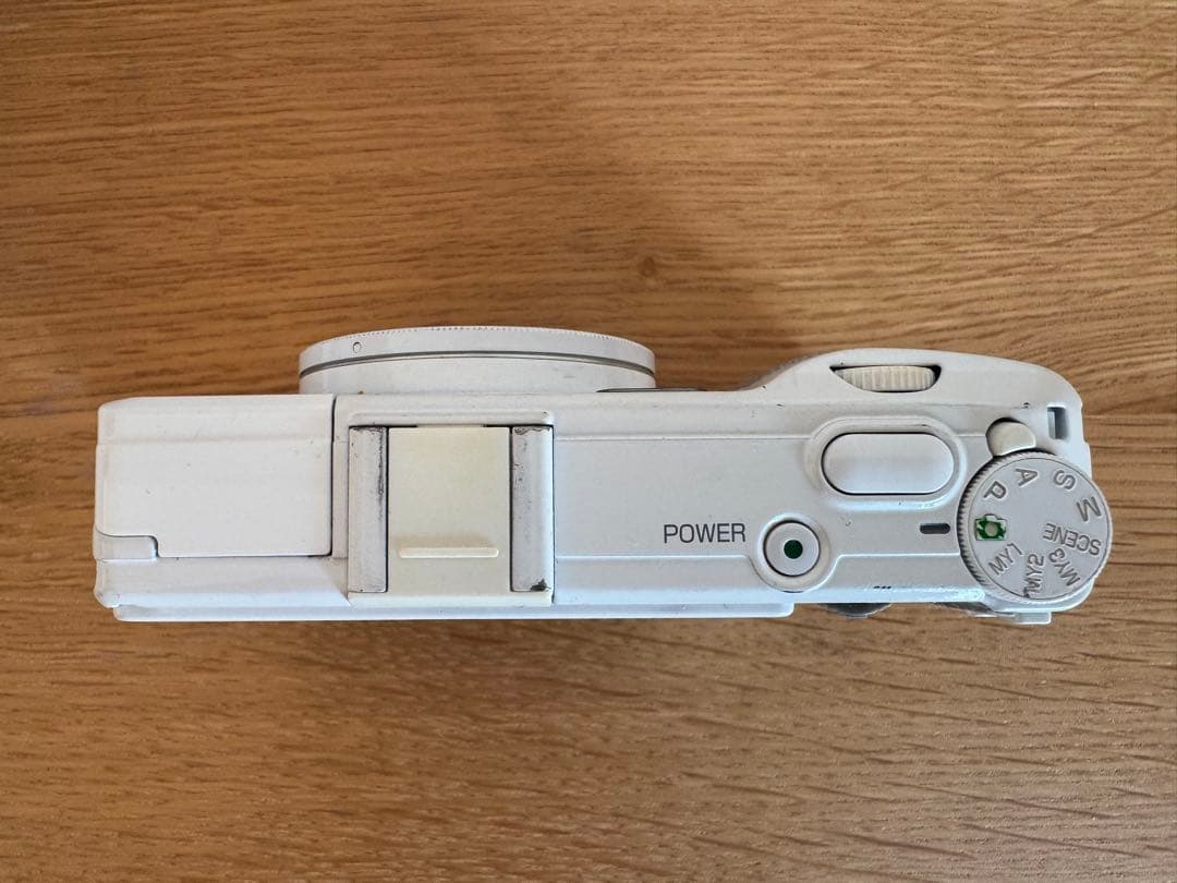 RICOH GR DIGITAL IV リコー ホワイト バッテリーおまけ