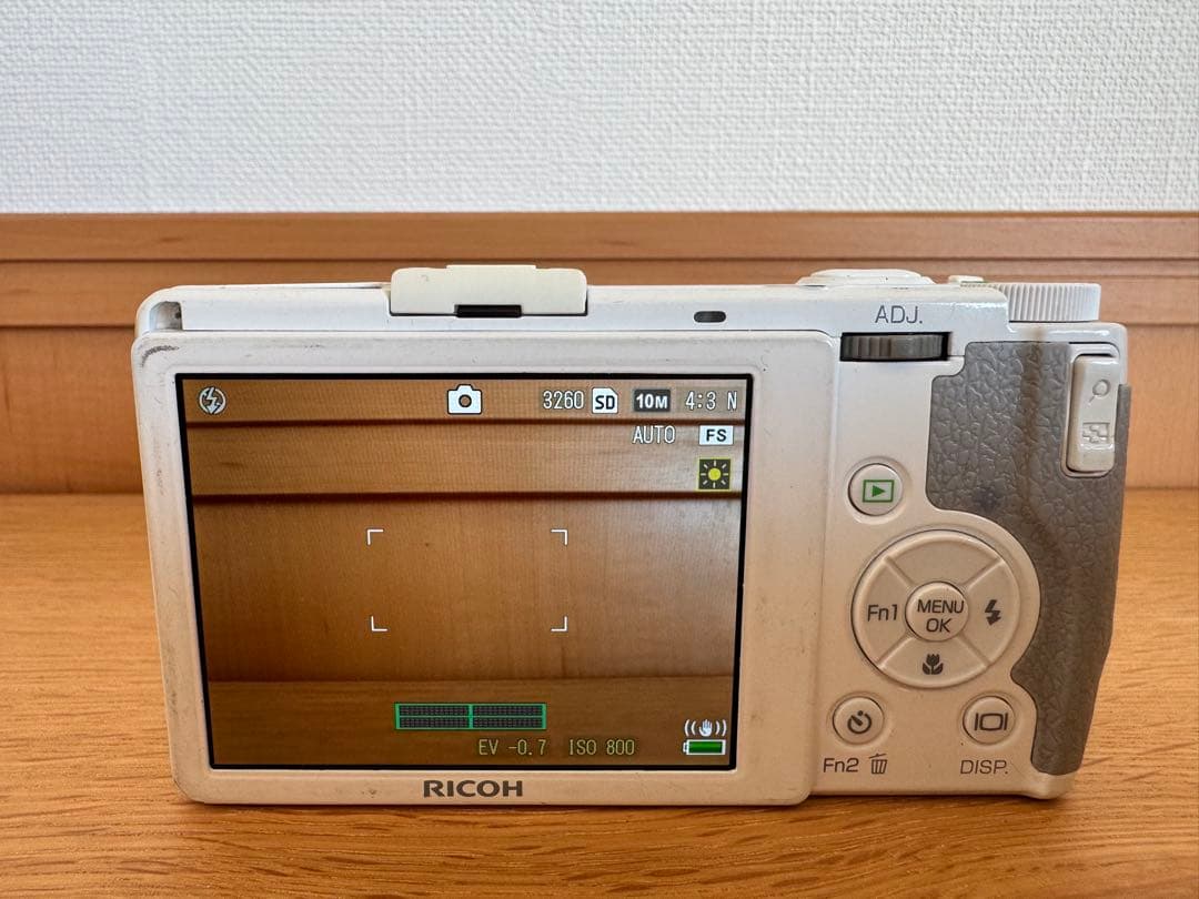 RICOH GR DIGITAL IV リコー ホワイト バッテリーおまけ