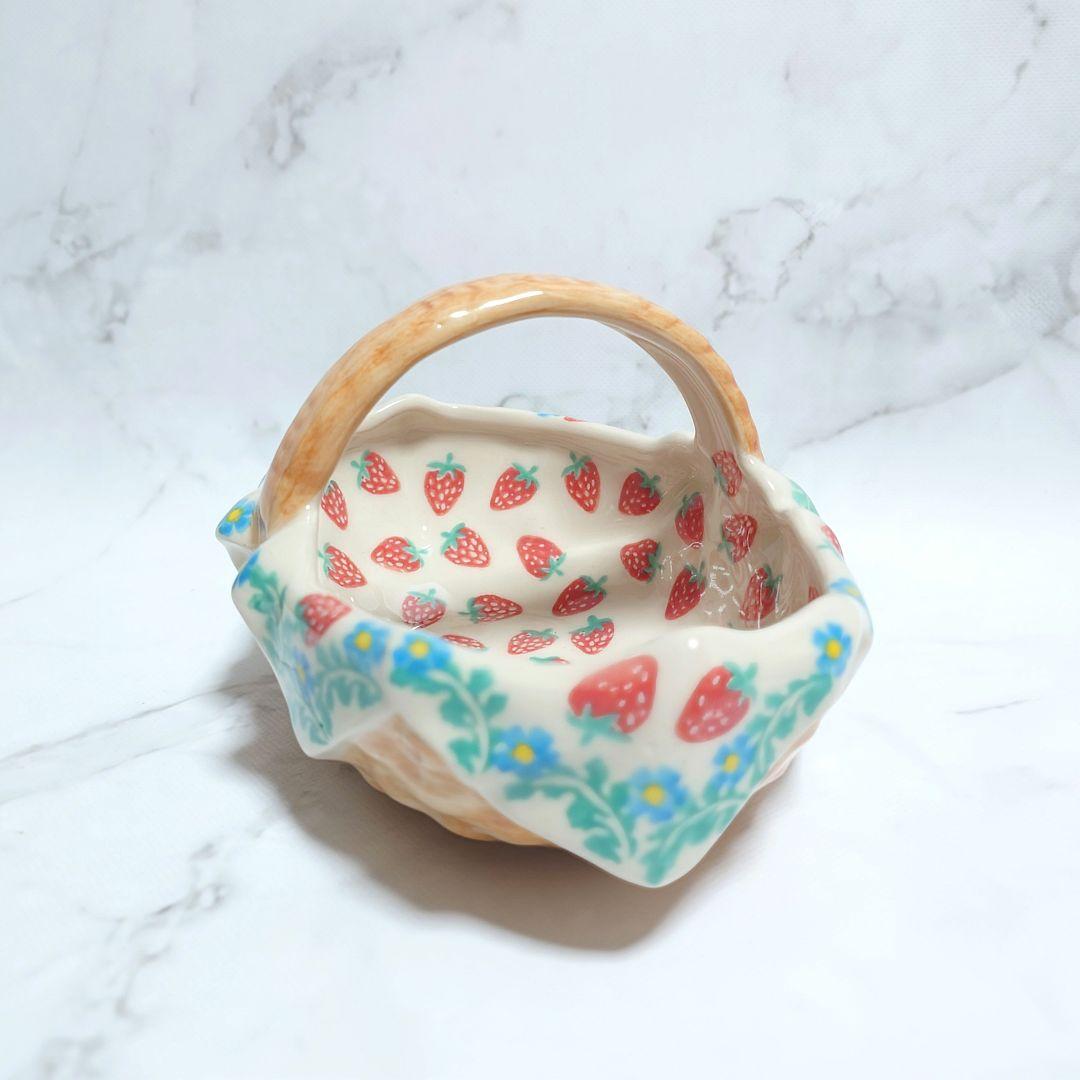 新品 ポーリッシュポタリー PHOENIX バスケット いちご×水色小花×白 ②