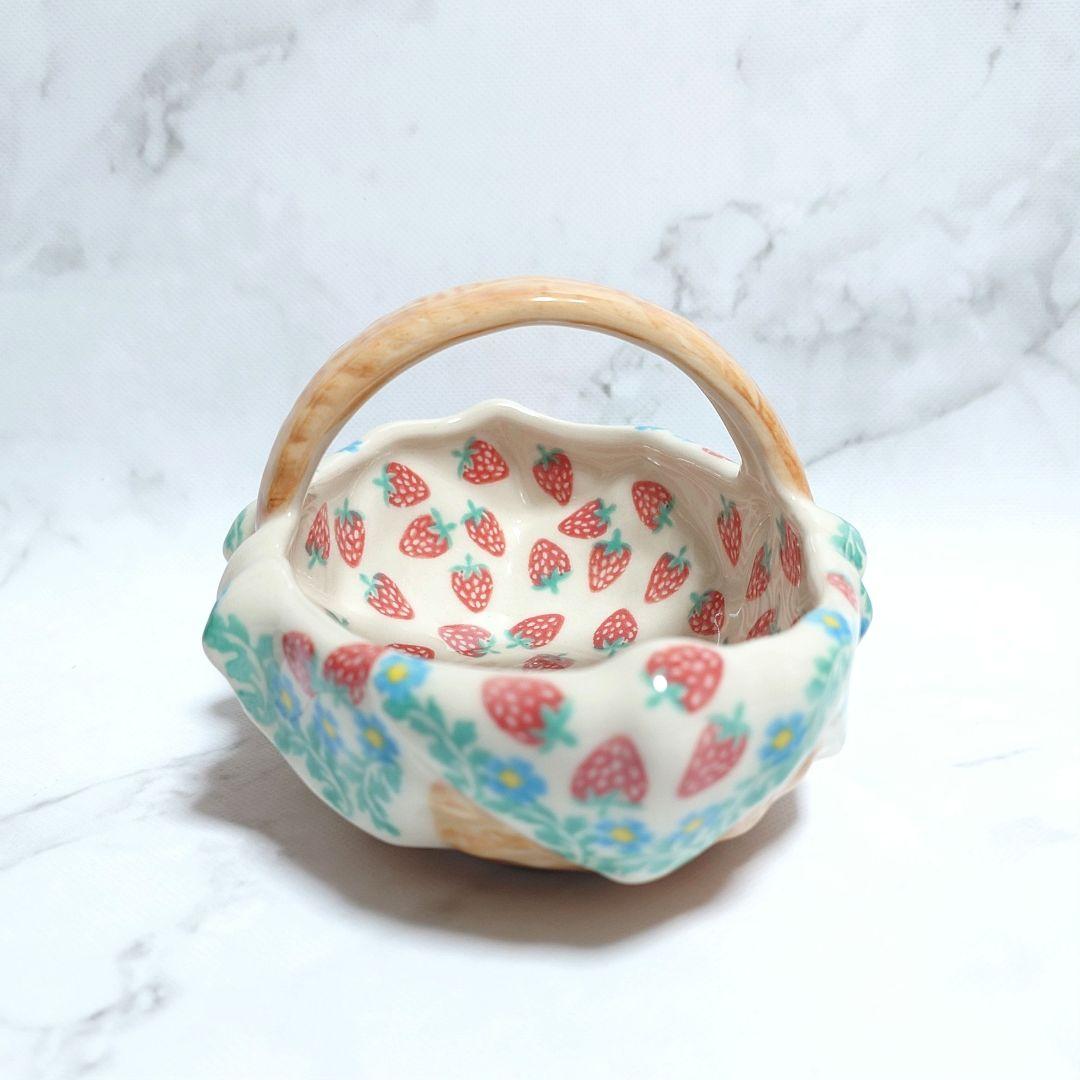 新品 ポーリッシュポタリー PHOENIX バスケット いちご×水色小花×白 ②