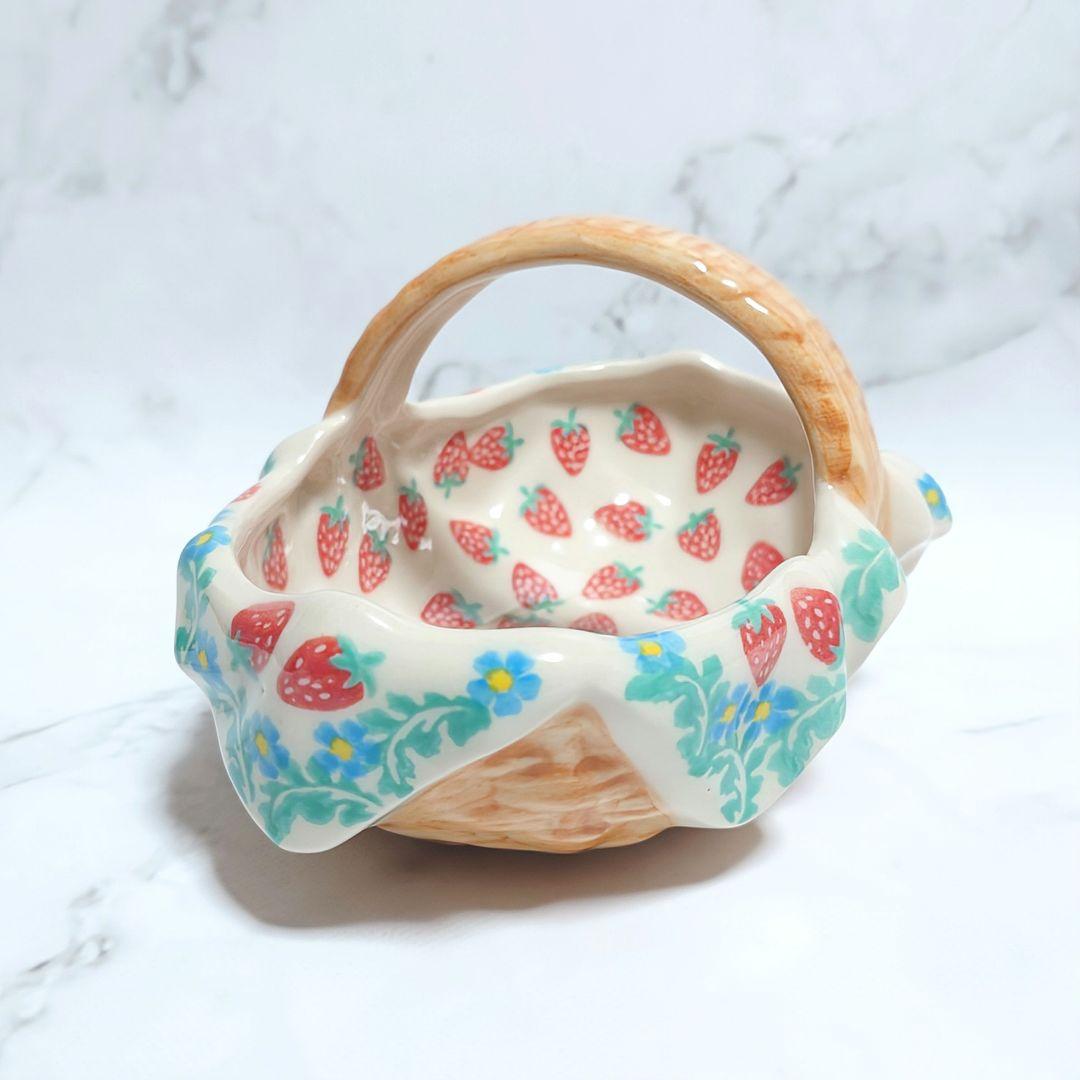 新品 ポーリッシュポタリー PHOENIX バスケット いちご×水色小花×白 ②