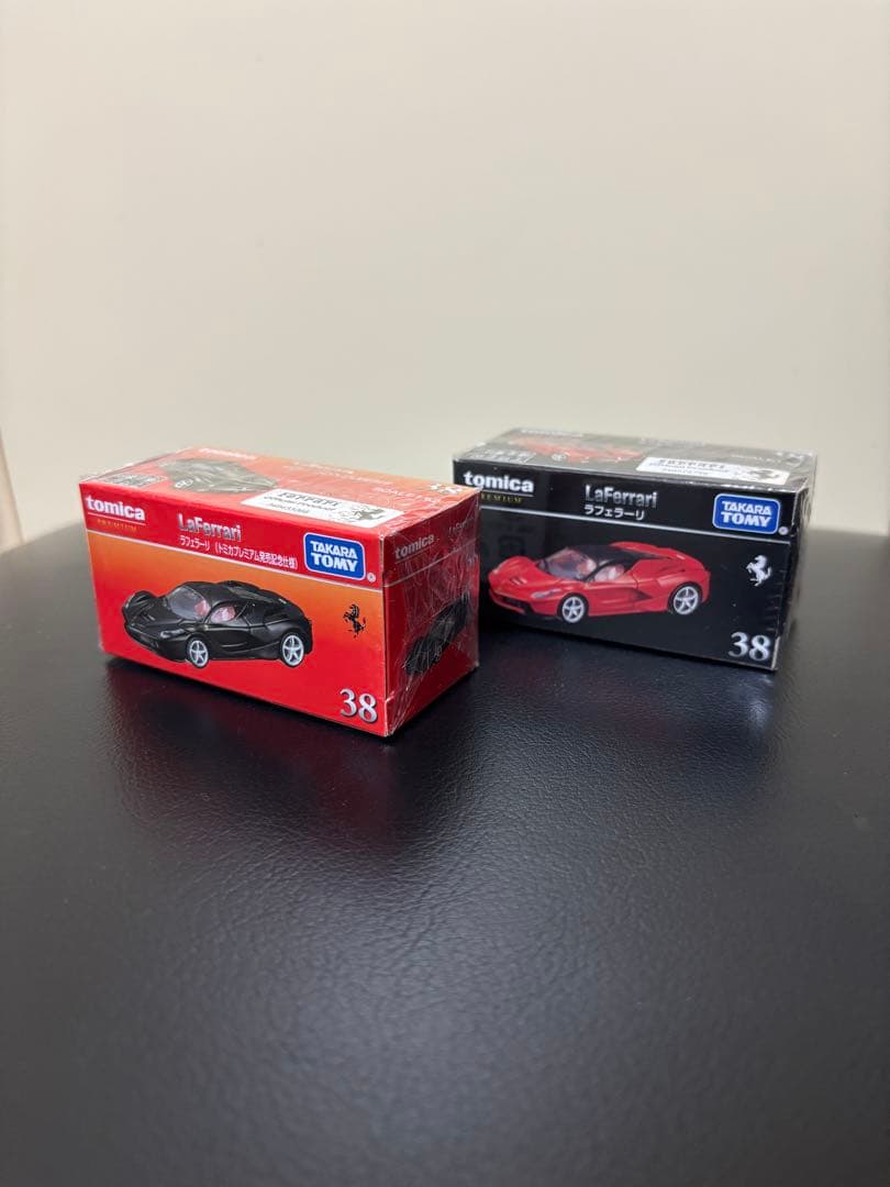 【新品未使用】トミカ　歴代フェラーリ　34台+フェラーリセット8台