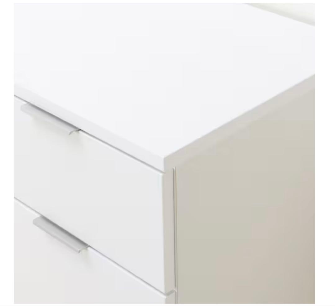 ホワイトキッチンキャビネット