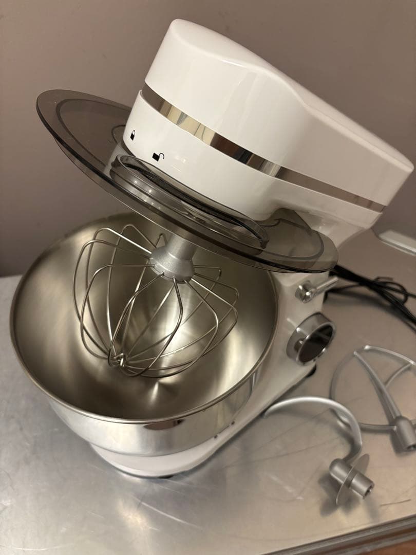 【美品】キッチンミキサー23×34×29cm（奥行×横幅×高さ）　4.1kg