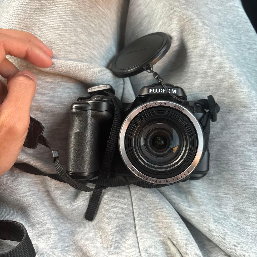 デジタルカメラ FUJIFILM FinePix S8600