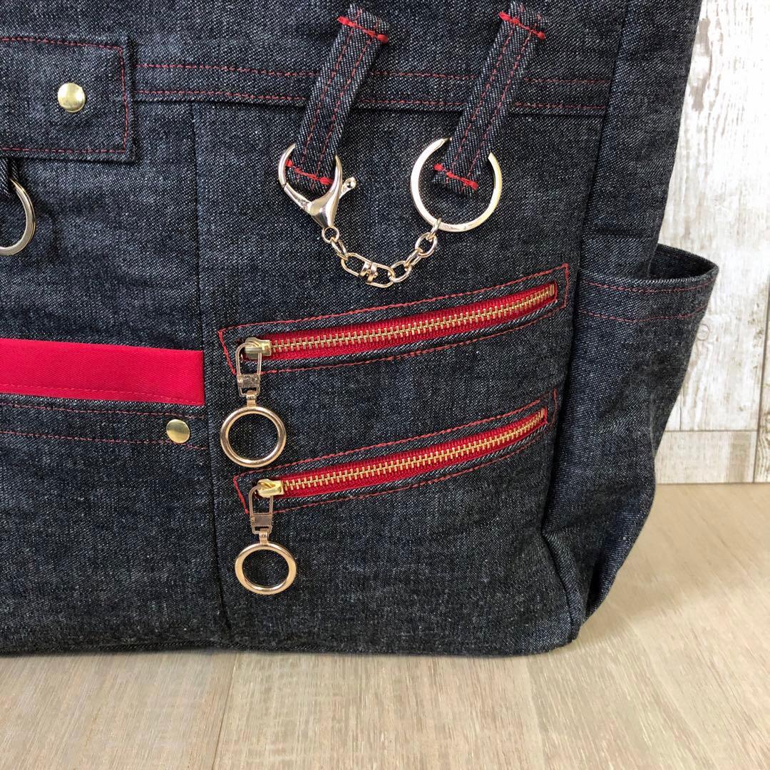 トートバッグ　ハンドメイド　デニムリメイク　ブラック　レッド　ゴールドW