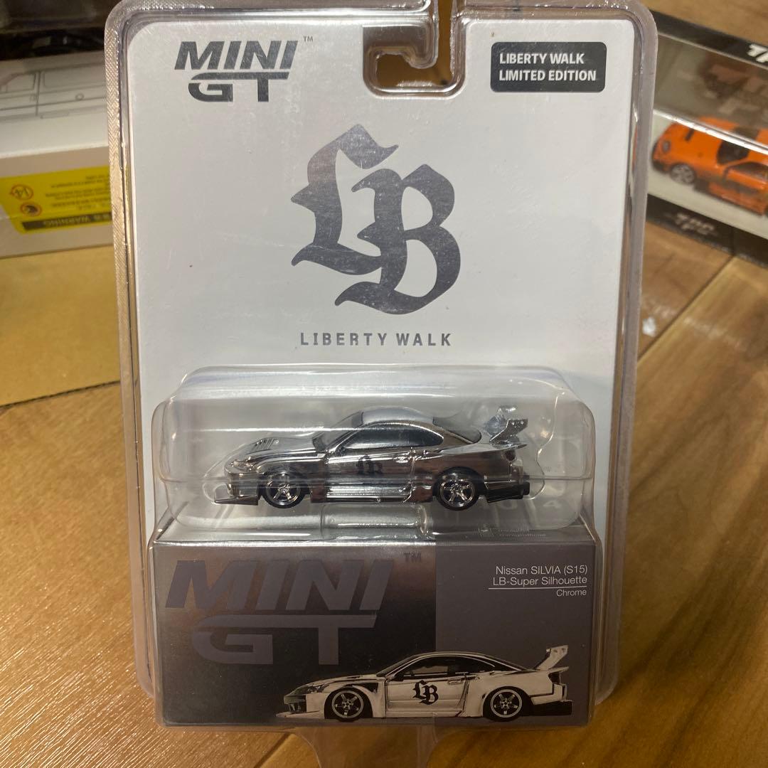 ミニカー MINI GT Nissan Silvia S15 LIBERTY WALK
