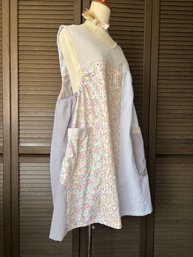 専用　エプロン　割烹着　ハンドメイド　保育士　介護士　ワンピース