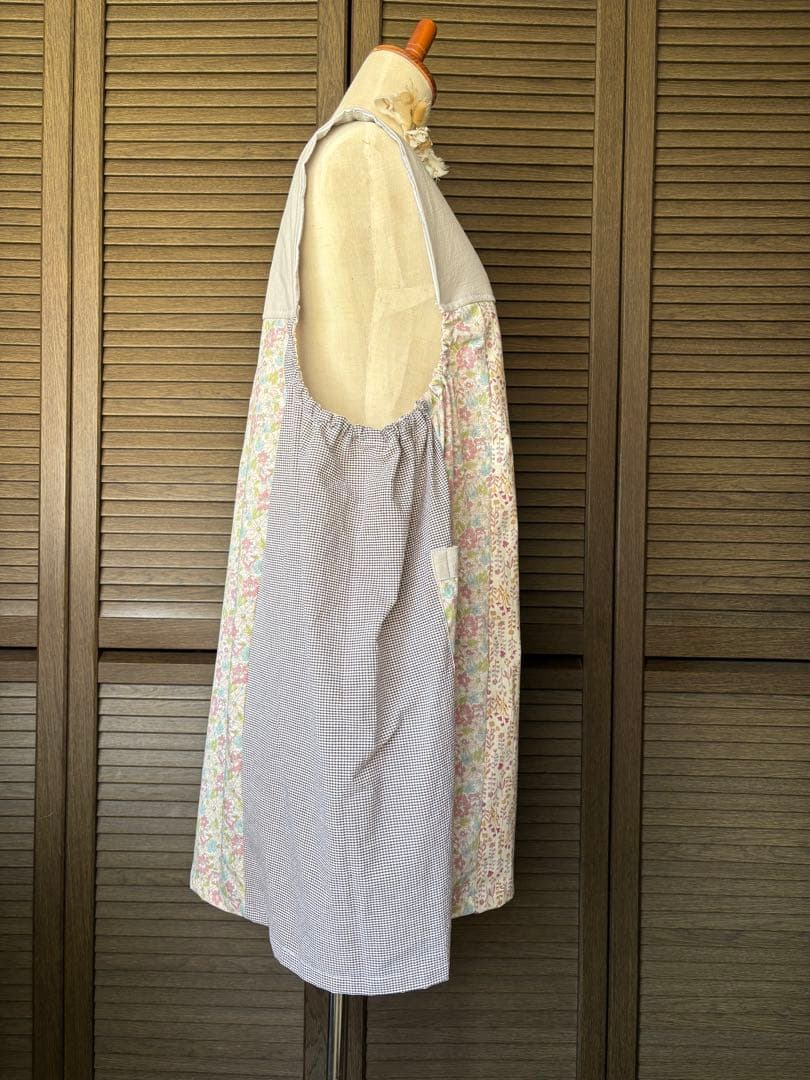 専用　エプロン　割烹着　ハンドメイド　保育士　介護士　ワンピース