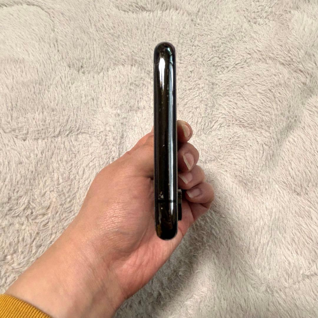 iPhone Xs 256GB SIMフリー【新品純正充電器・未開封フィルム付】