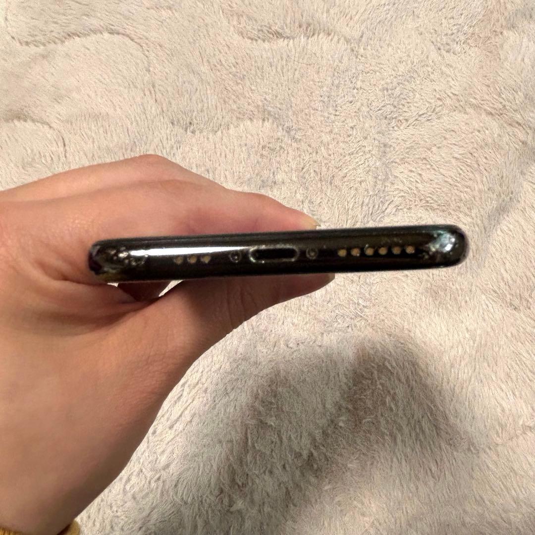 iPhone Xs 256GB SIMフリー【新品純正充電器・未開封フィルム付】