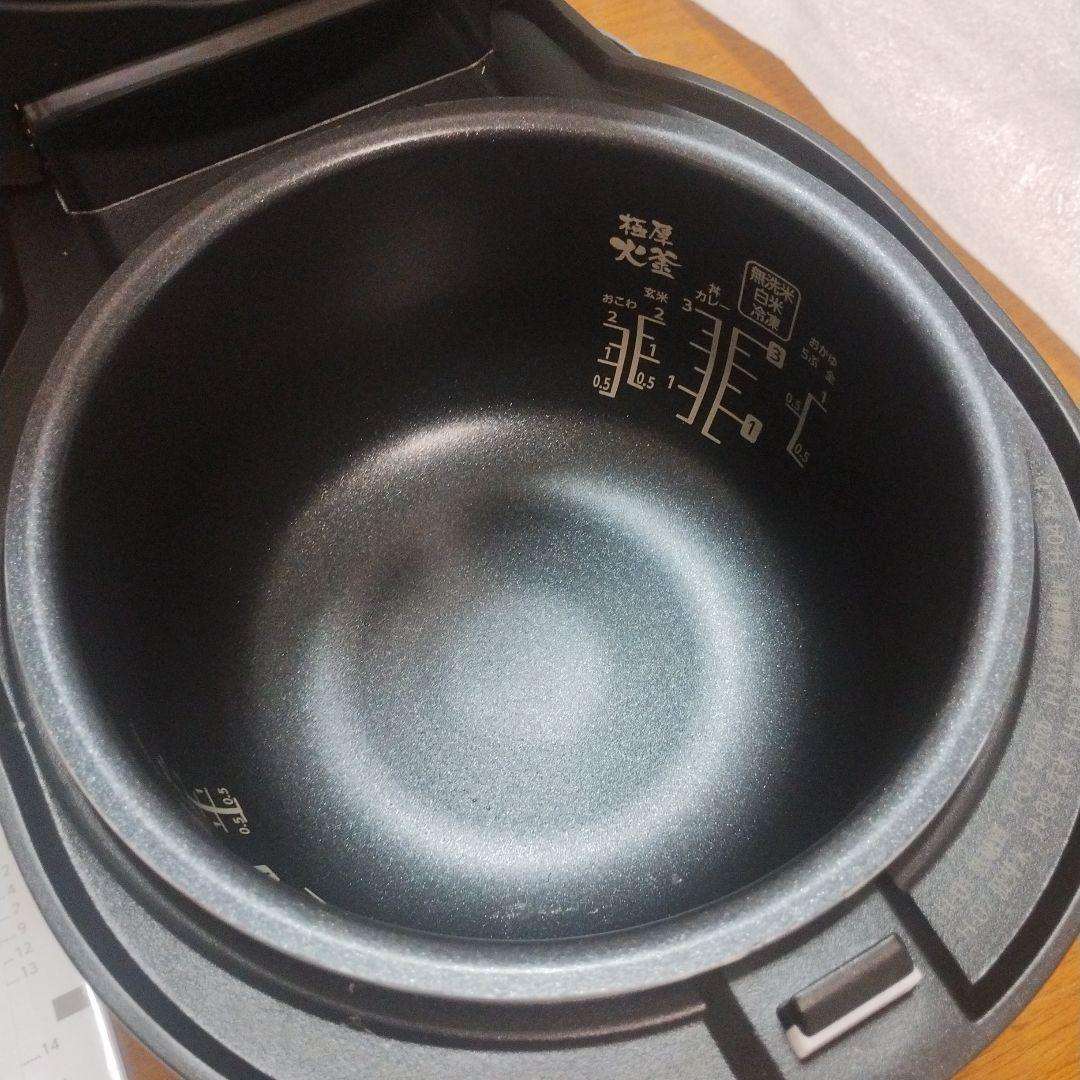 【美品】アイリスオーヤマ 炊飯器 3合 一人暮らしRC-MGA30-B
