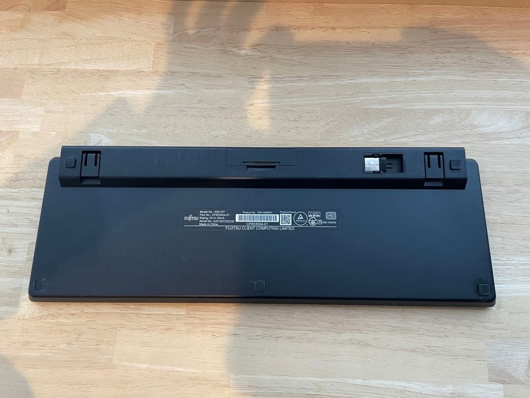 FUJITSU ワイヤレスキーボード　 商品名　KB219T