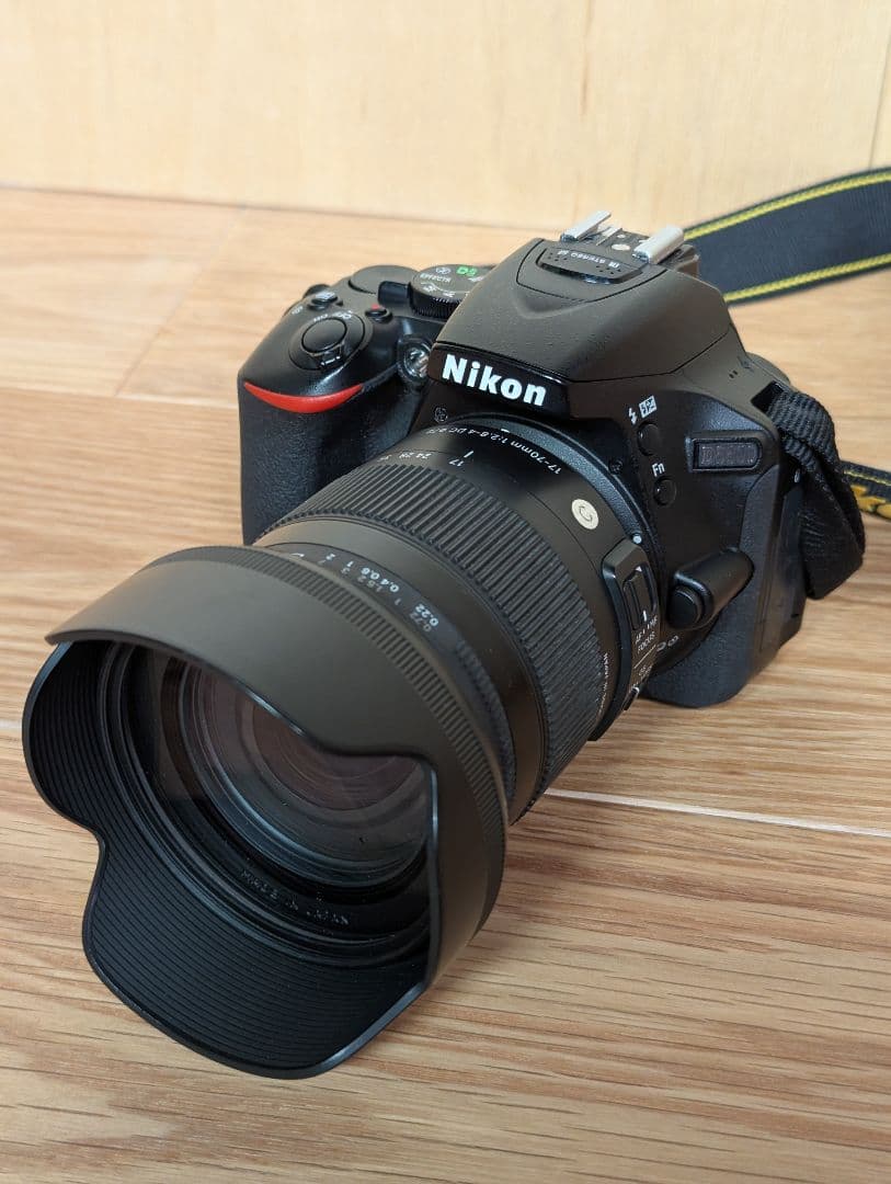 Nikon D5600 本体＋レンズ SIGMA 17-70mm F2.8-4