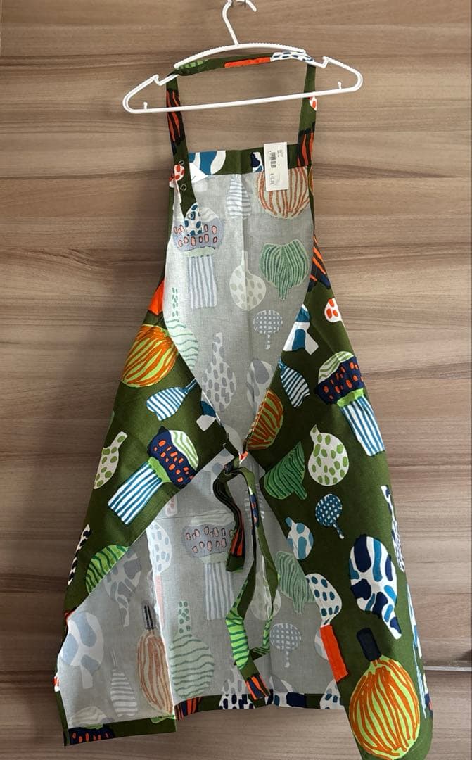 マリメッコ　エプロン　キノコ　新品