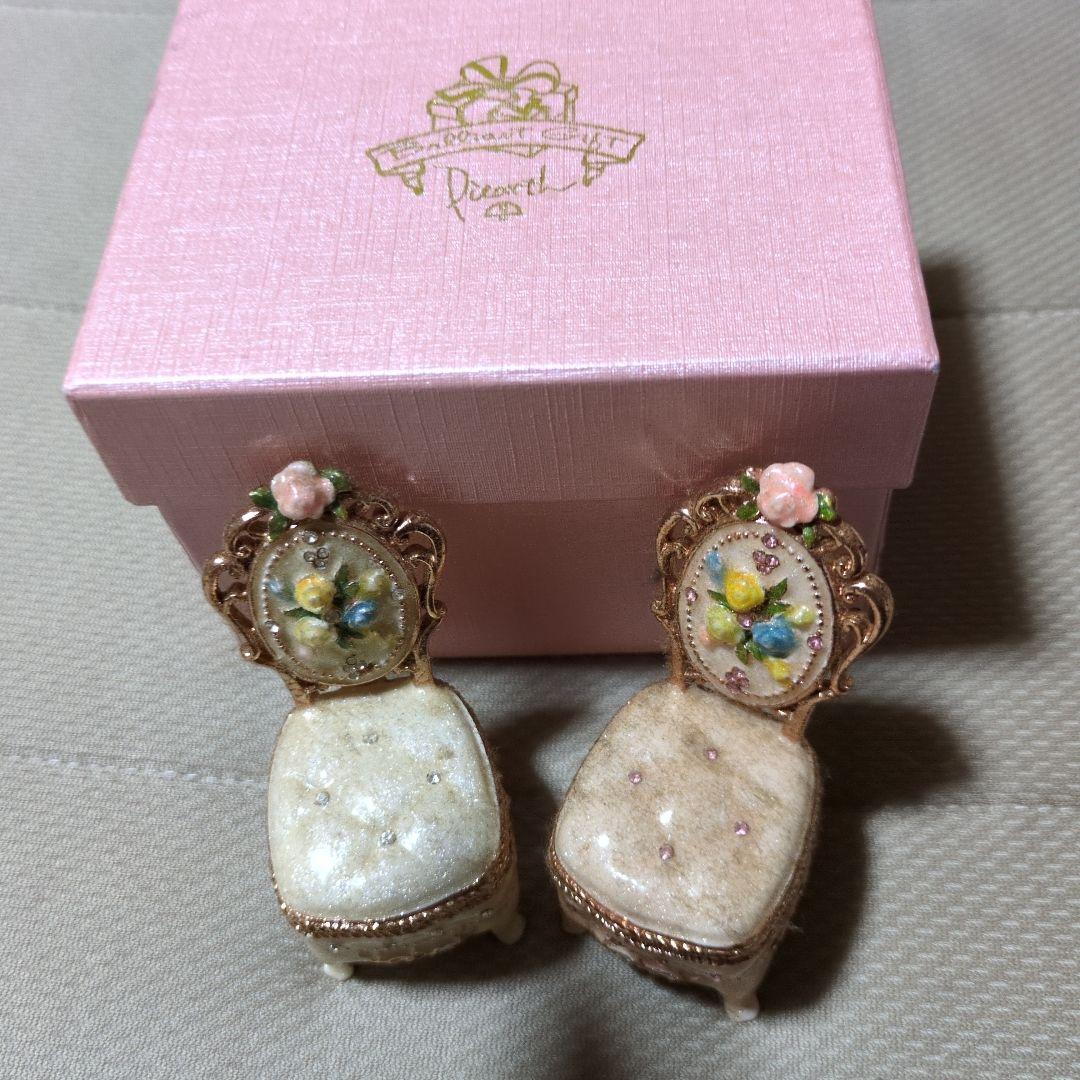 椅子型 アクセサリーケース ホワイト ピンク