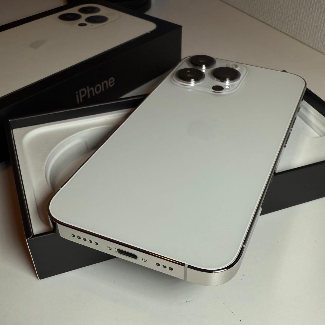 Apple iPhone 13 Pro シルバー 256GB バッテリー100%