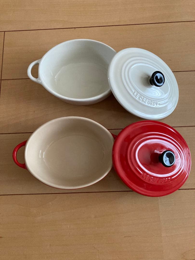 ルクルーゼ☆レクタンギュラープレート2枚&ミニオーバルココット2個 紅白セット