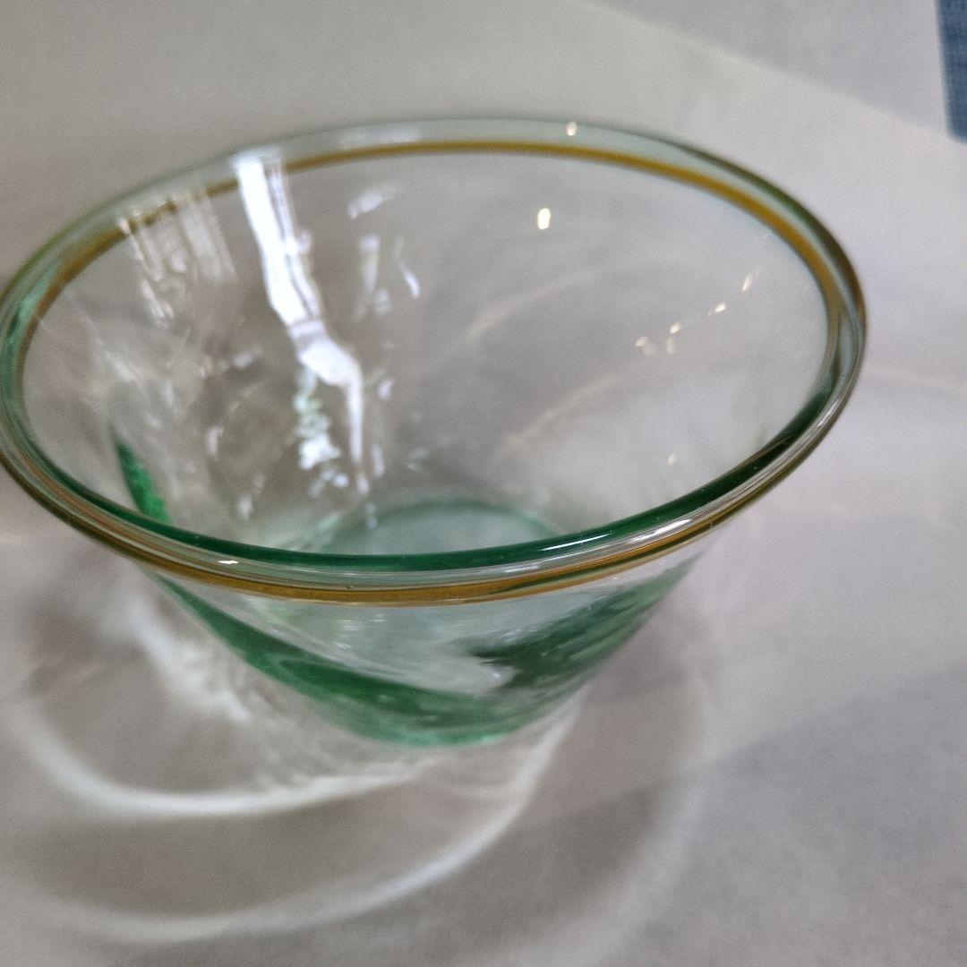 西川孝次さんの吹きガラスボウル2点