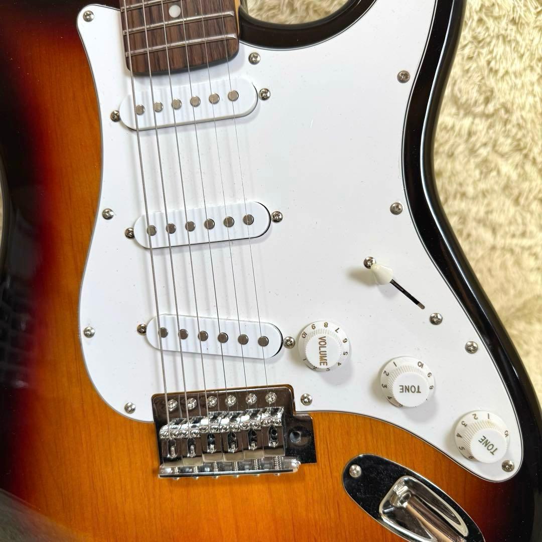 Mavis メイビス　エレキギター