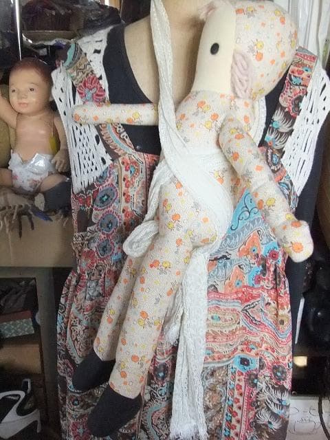 可愛い・抱っこしやすい・ねんねも一緒に・おすわりももたれるとします・人形作家作
