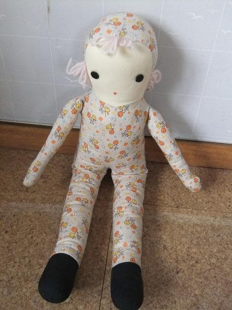 可愛い・抱っこしやすい・ねんねも一緒に・おすわりももたれるとします・人形作家作