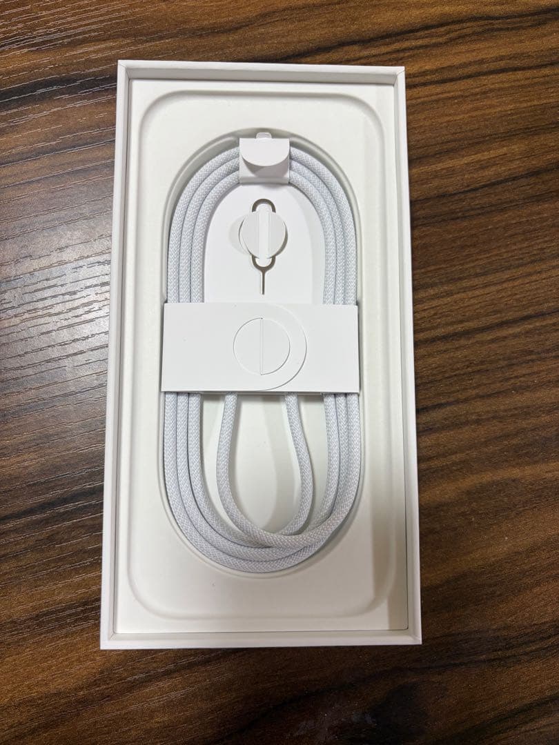 Apple iPhone 16 pro 256GB ホワイトチタニウム