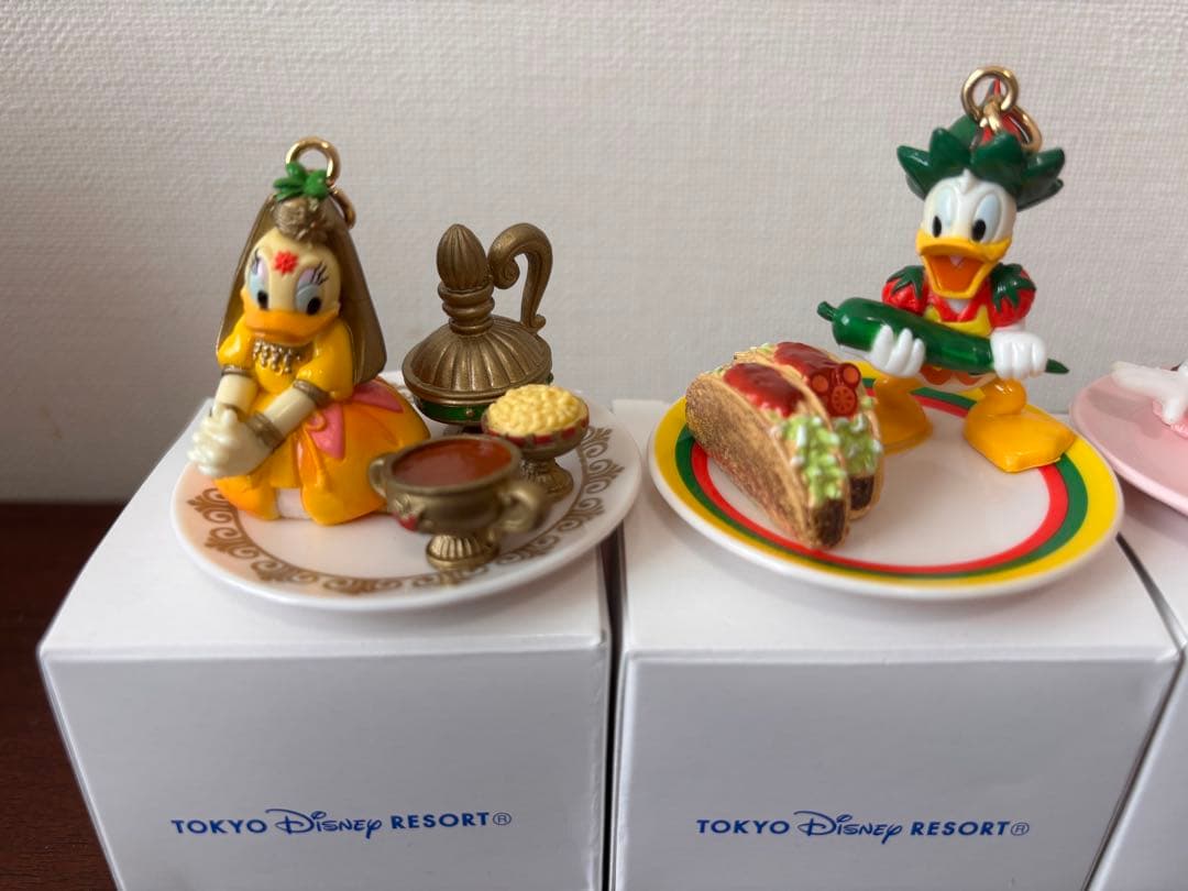☆ディズニー　シー　テーブルイズウェイティング　チャーム　フィギュア　６種セット