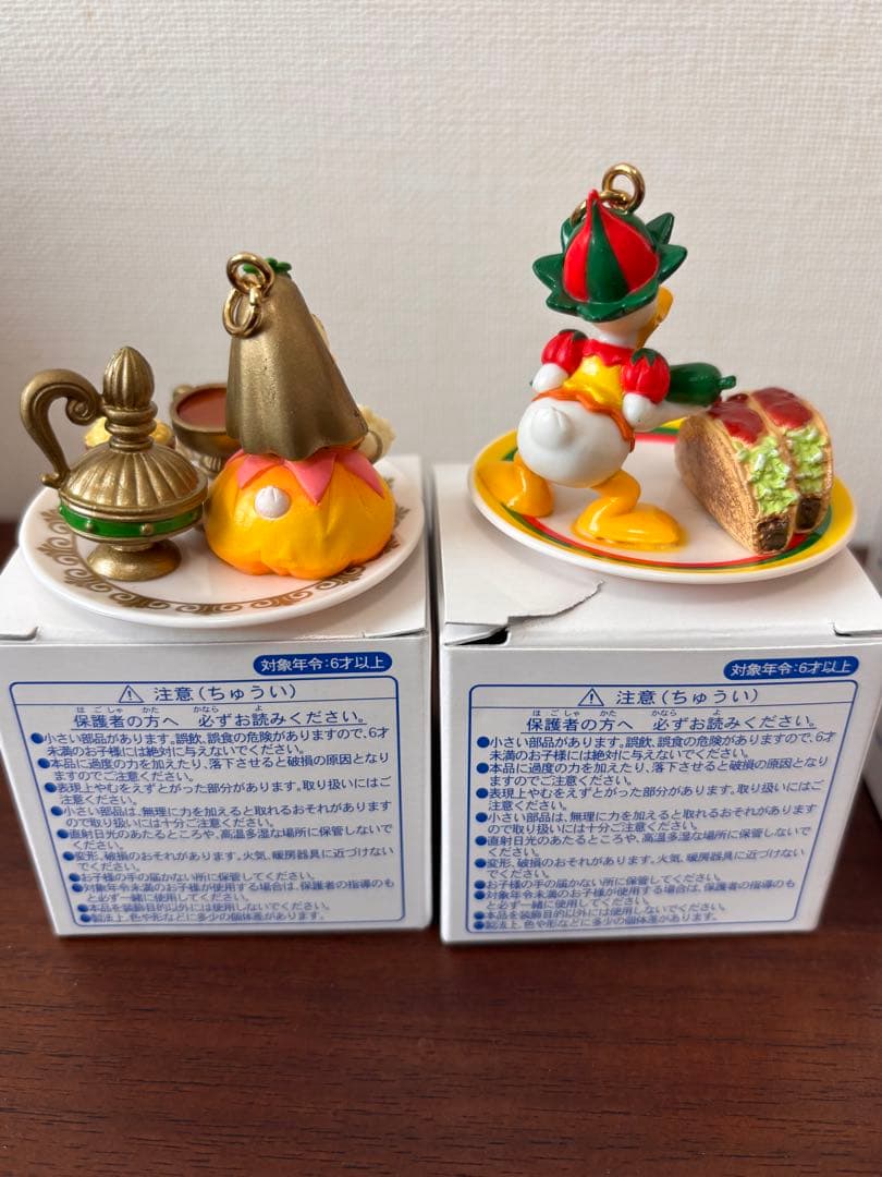 ☆ディズニー　シー　テーブルイズウェイティング　チャーム　フィギュア　６種セット