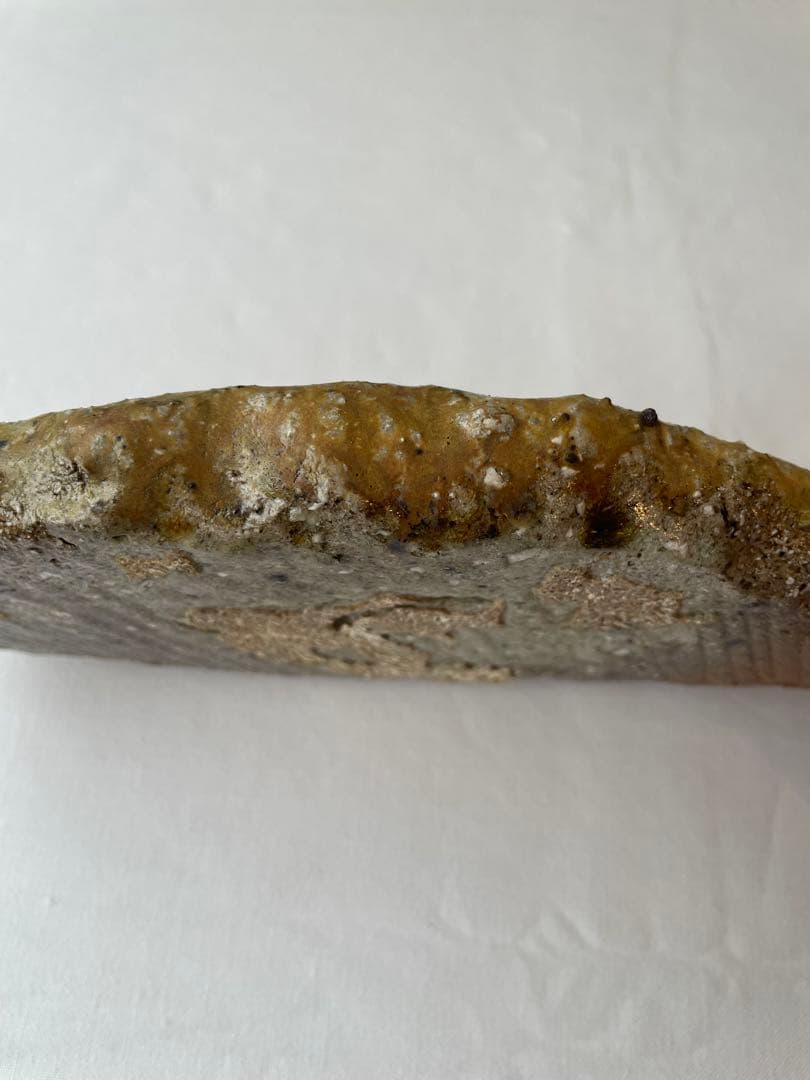 國吉清尚 作　白土　葉皿