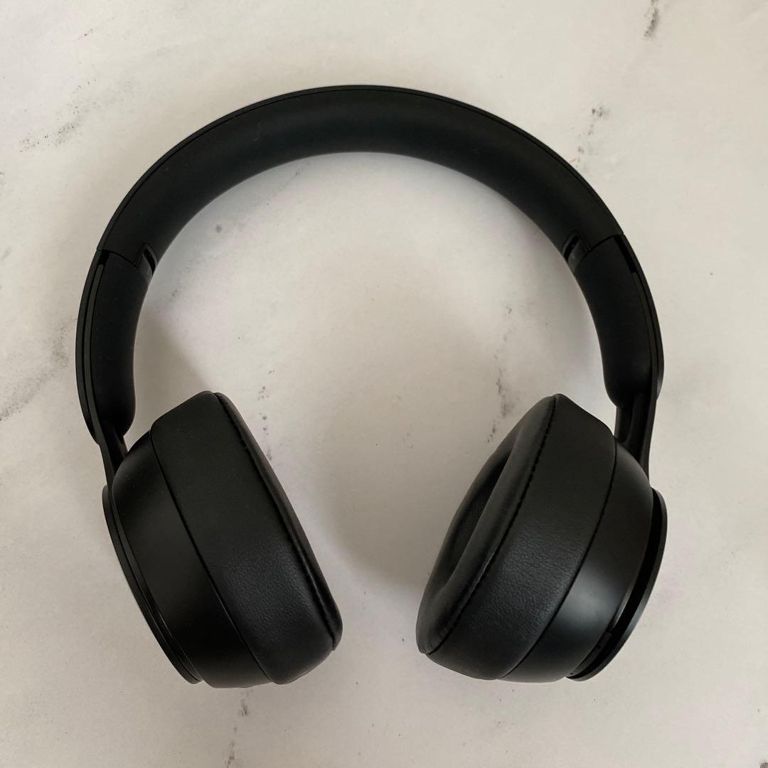 beats SOLO PRO ワイヤレスヘッドホン　本体とケースのみ