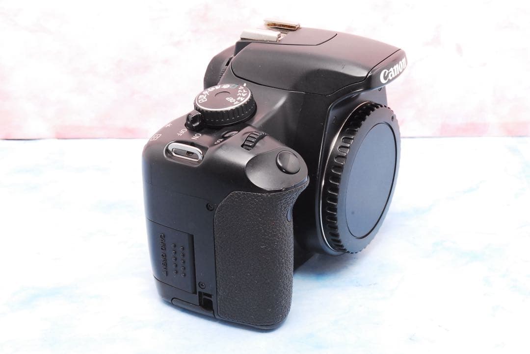 キャノン Kiss X2★一眼レフカメラ★Wレンズ＆バッグ付★デビューセット