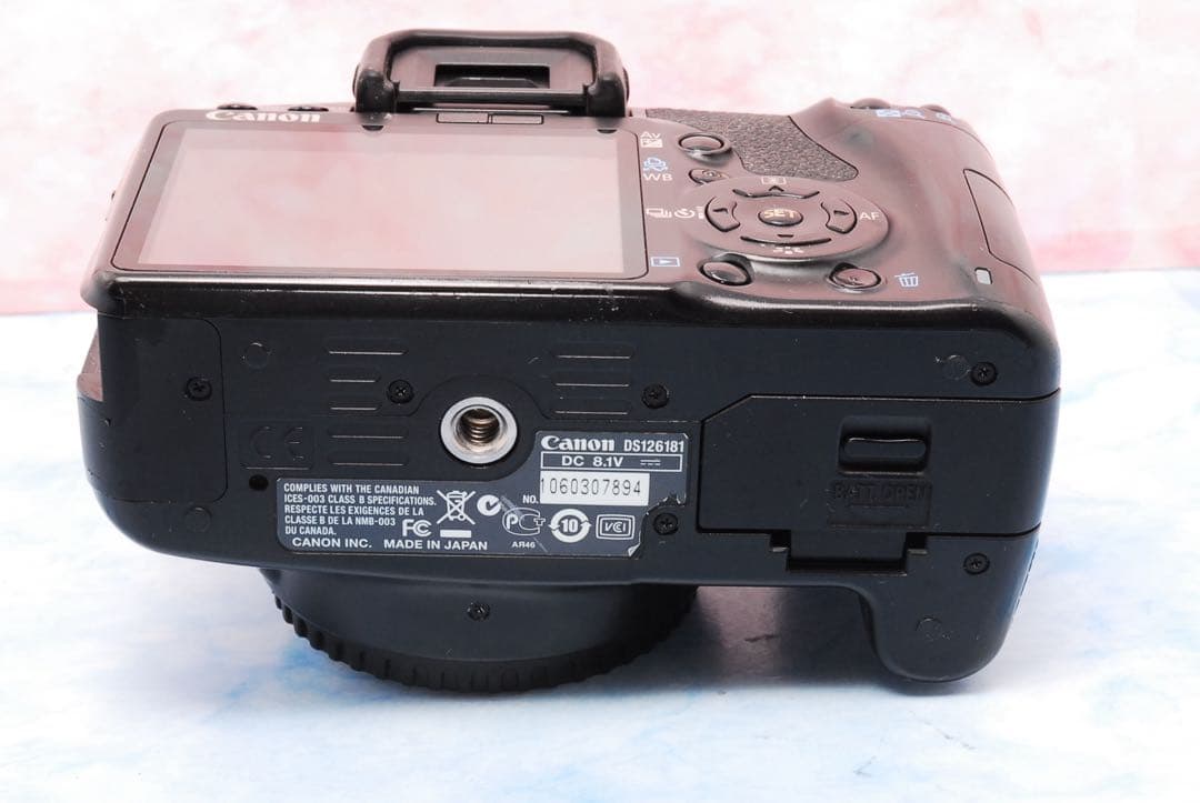 キャノン Kiss X2★一眼レフカメラ★Wレンズ＆バッグ付★デビューセット