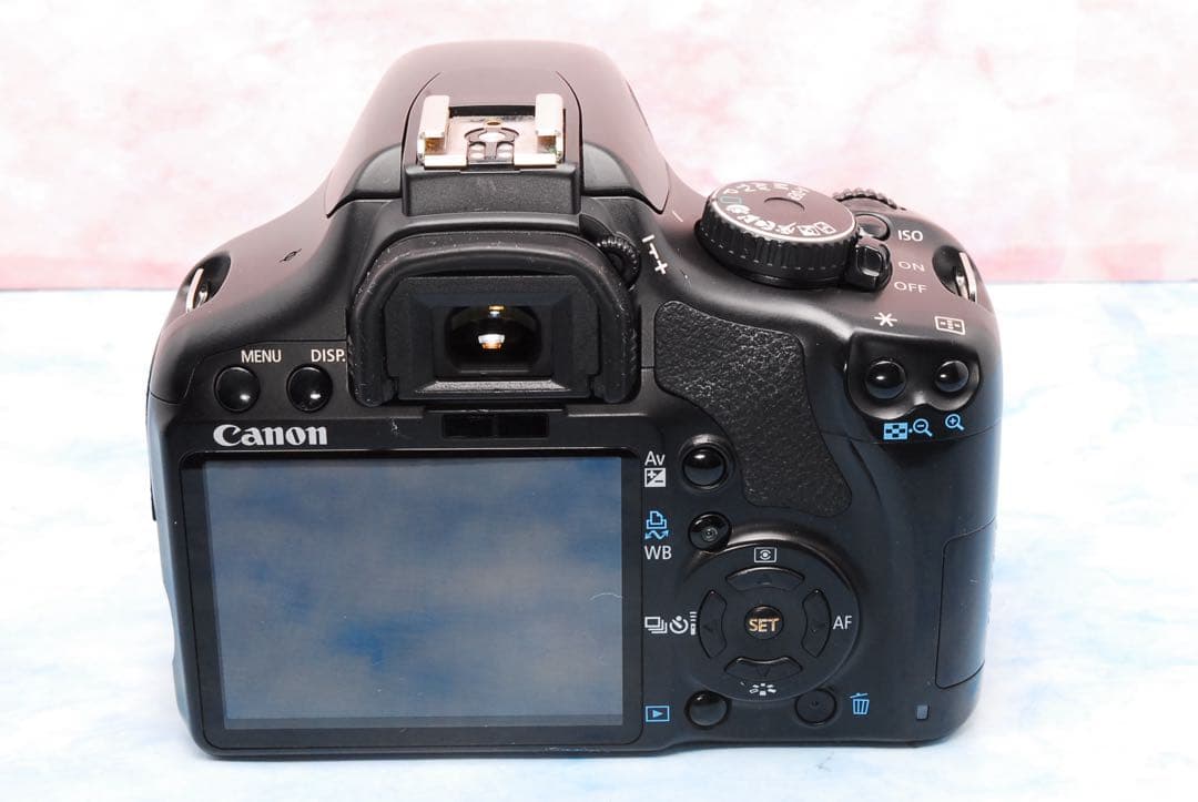 キャノン Kiss X2★一眼レフカメラ★Wレンズ＆バッグ付★デビューセット