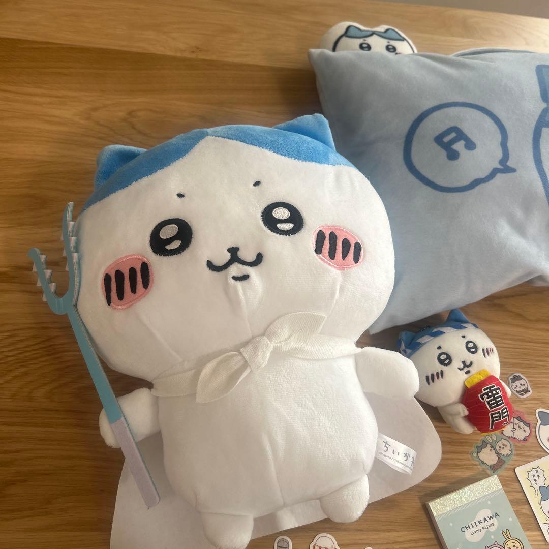ちいかわグッズ　まとめ売り　ハチワレ　クッション　ぬいぐるみ