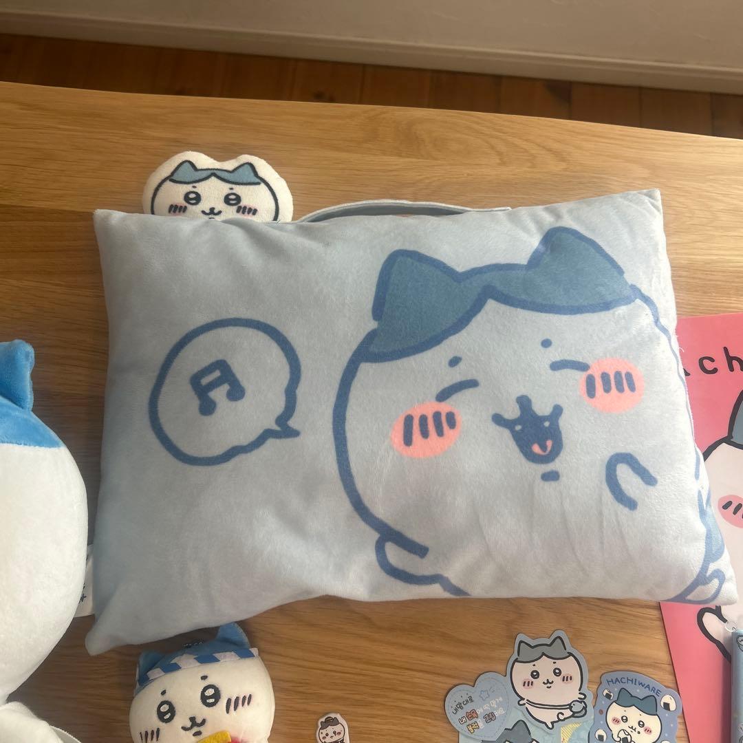 ちいかわグッズ　まとめ売り　ハチワレ　クッション　ぬいぐるみ