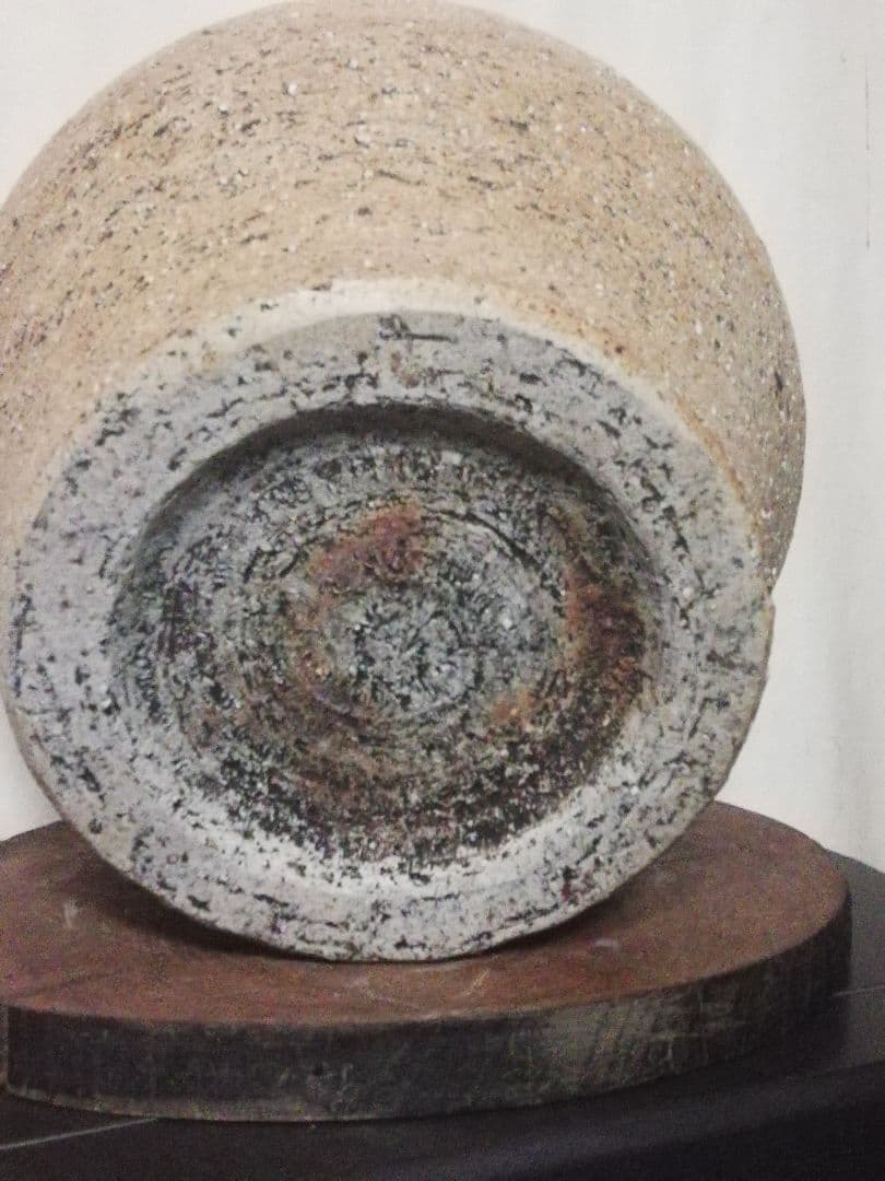 イワオ ベセラ/ 岩尾磁器 壺/ 有田焼