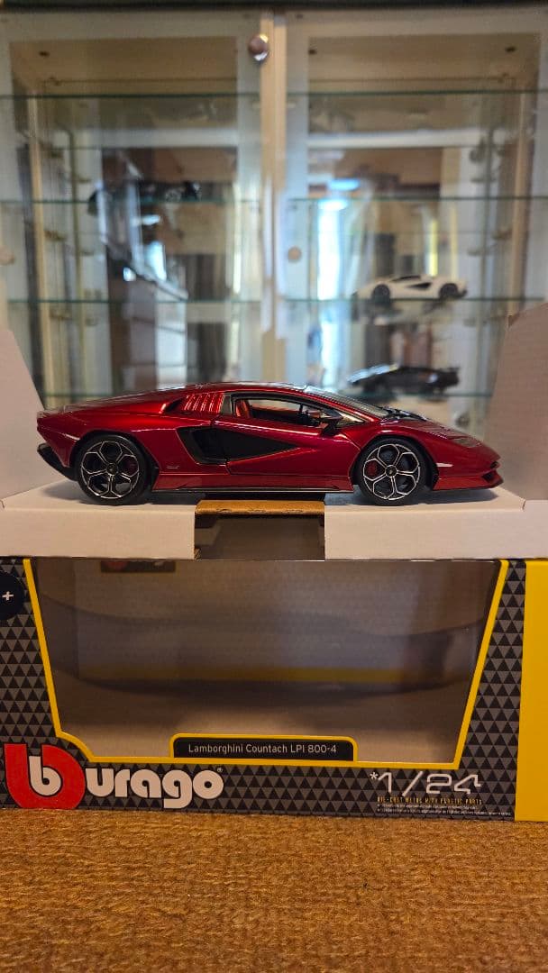 1/24 ブラーゴ ランボルギーニ カウンタック LPI800-4