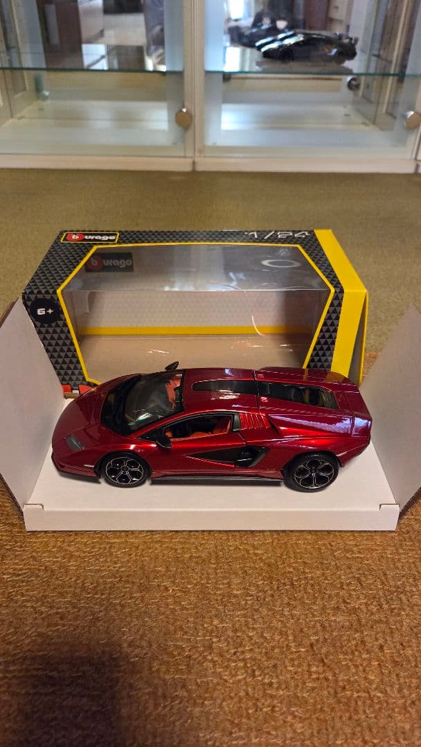 1/24 ブラーゴ ランボルギーニ カウンタック LPI800-4